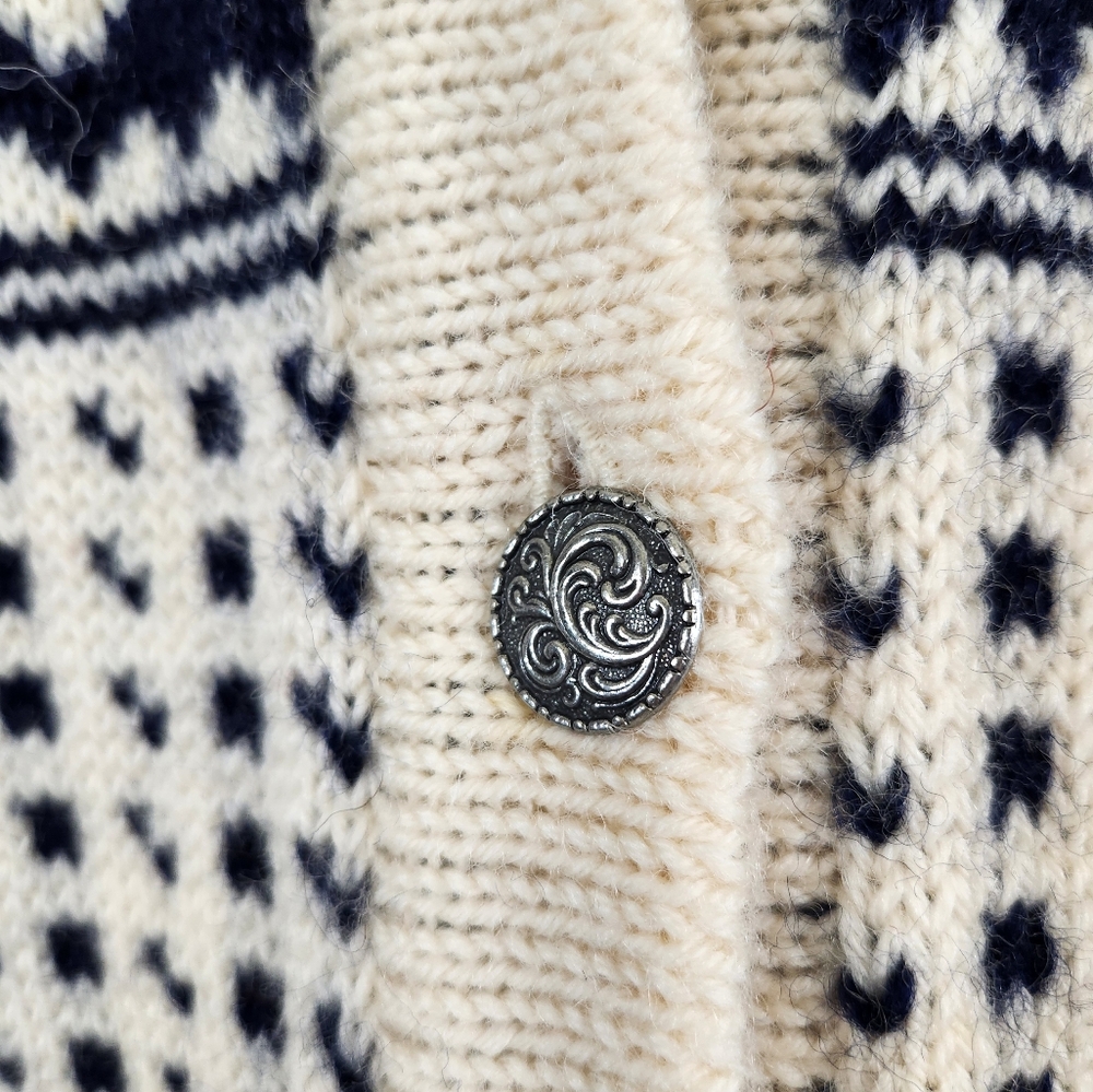 L.L. Bean Ivory, Navy & Red Elk Motif Wool Cardigan - Picture 7 of 11